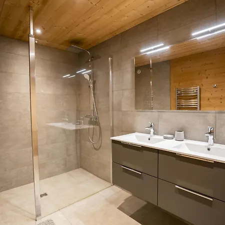Daire La Fontaine, E1 - 9 Personnes - Reservation
